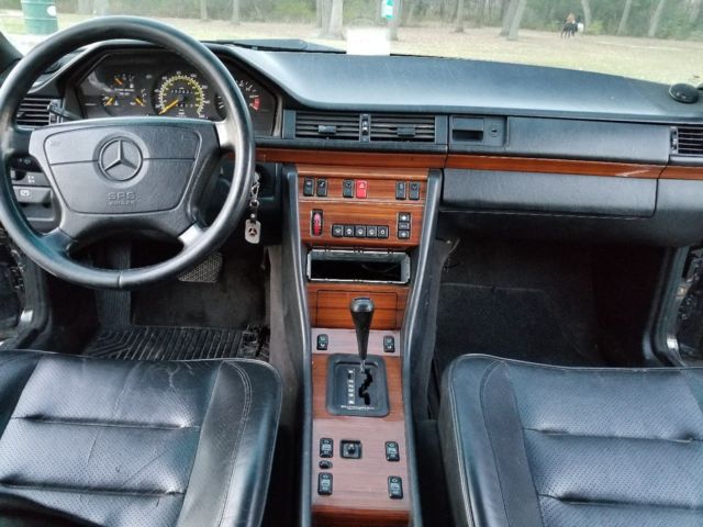 1992 Black Mercedes-Benz E-Class Sedan