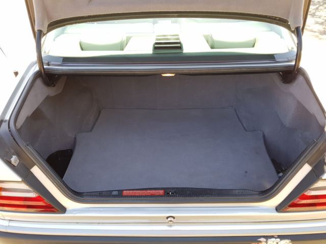 1992 Silver Mercedes-Benz 300-Series Coupe