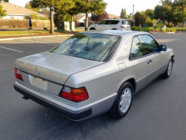 1992 Silver Mercedes-Benz 300-Series Coupe