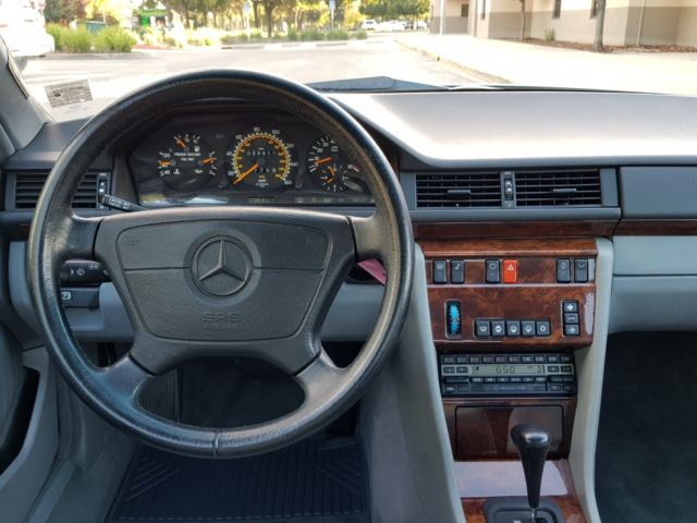 1992 Silver Mercedes-Benz 300-Series Coupe