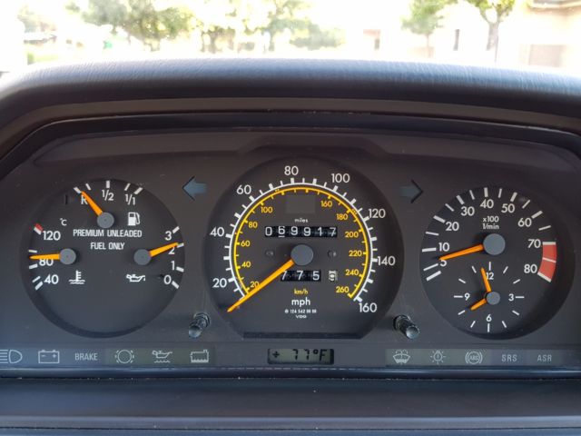 1992 Silver Mercedes-Benz 300-Series Coupe