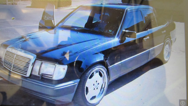 1992 Black Mercedes-Benz 300-Series Sedan