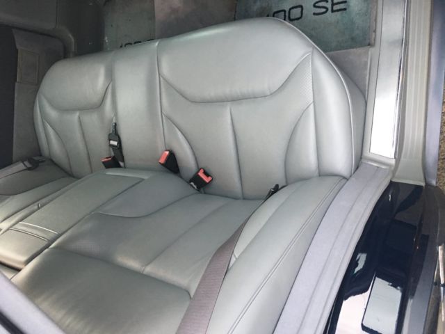 1992 Blue Mercedes-Benz 400-Series Sedan