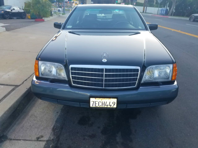 1992 Black Mercedes-Benz 500-Series Sedan