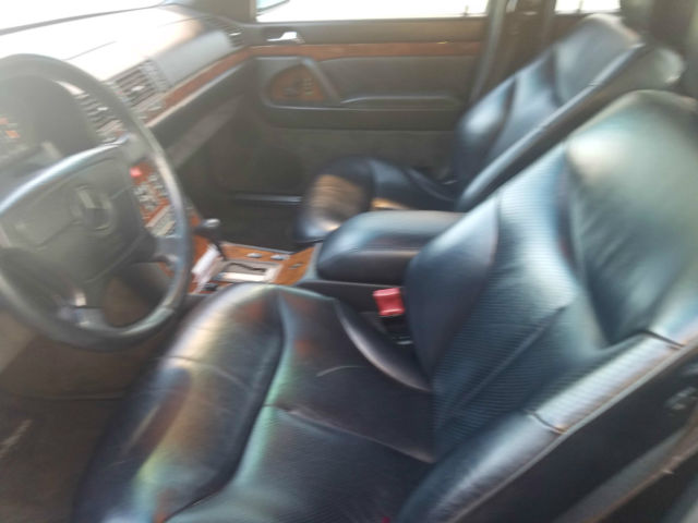 1992 Black Mercedes-Benz 500-Series Sedan