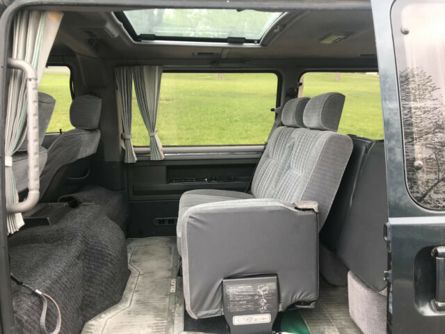 1992 Green Mitsubishi Other Standard Passenger Van
