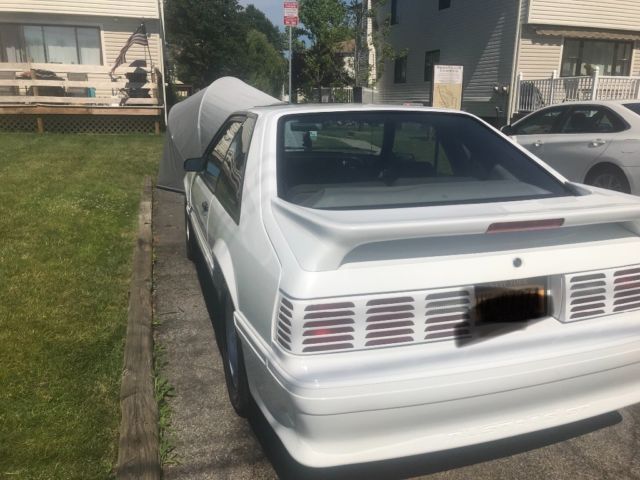 1992 White Ford Mustang Hatchback