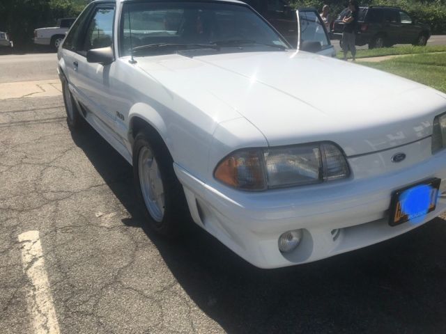 1992 White Ford Mustang Hatchback