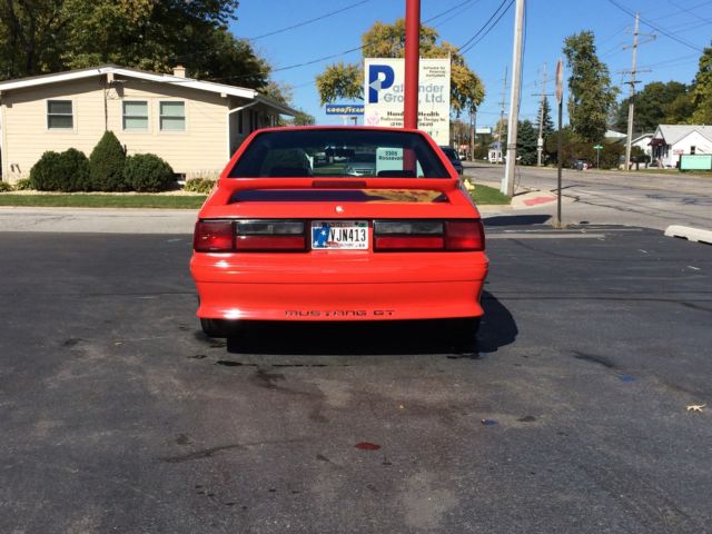 19920000 Black Ford Mustang Hatchback