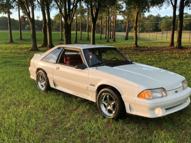 1992 White Ford Mustang Coupe