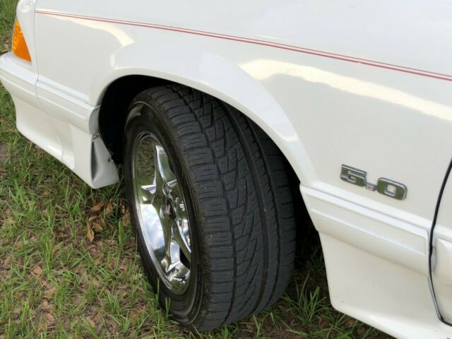 1992 White Ford Mustang Coupe