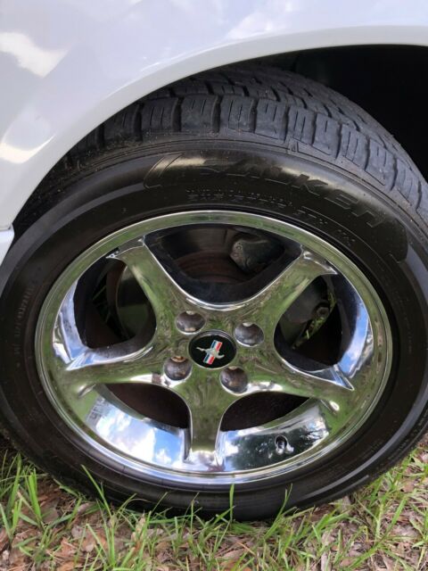 1992 White Ford Mustang Coupe