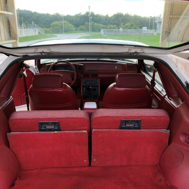 1992 White Ford Mustang Coupe