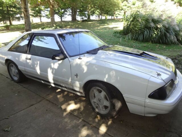 1992 White Ford Mustang Hatchback