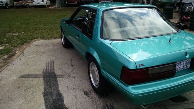1992 Green Ford Mustang
