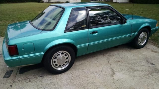 1992 Green Ford Mustang