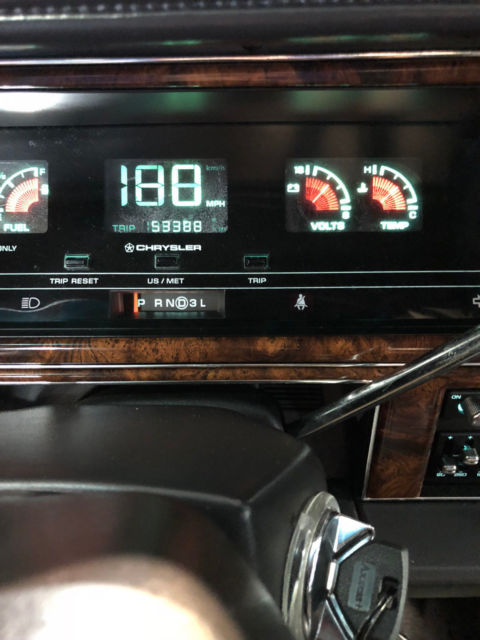 1992 White Chrysler New Yorker Sedan