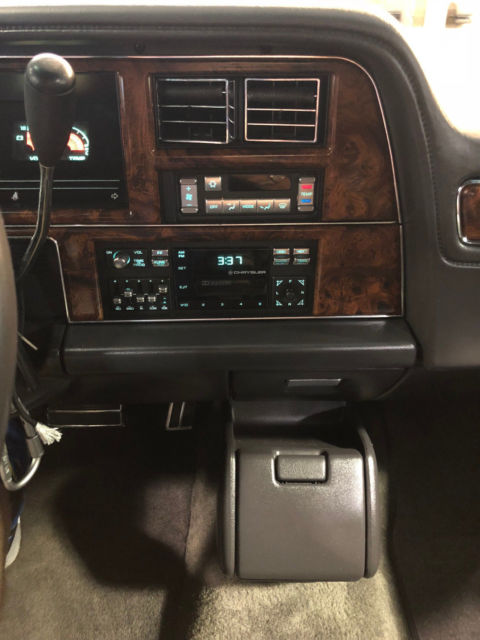 1992 White Chrysler New Yorker Sedan