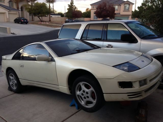 1992 White Nissan 300ZX Coupe