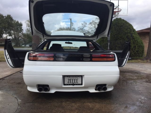 1992 SUPER WHITE Nissan 300ZX Coupe