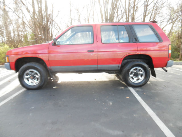 1992 Red Nissan Pathfinder SUV