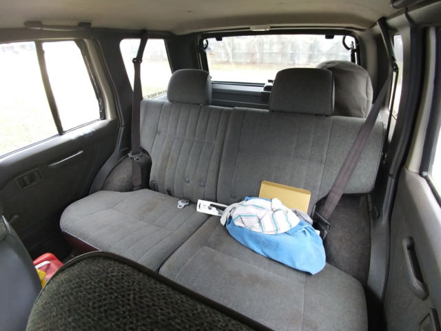 1992 Gold Nissan Pathfinder SUV