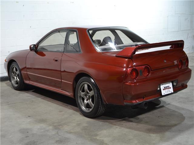1992 Red Nissan GT-R coupe