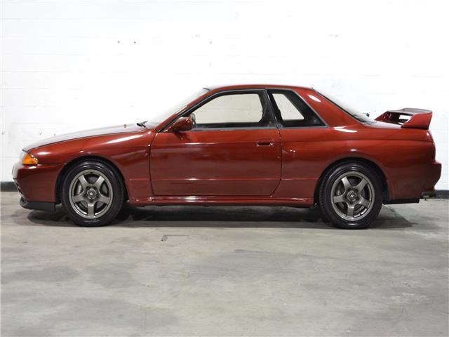 1992 Red Nissan GT-R coupe