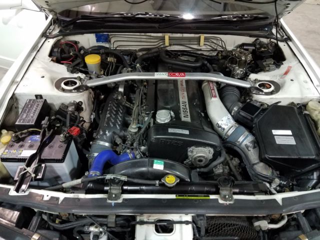 1992 White Nissan GT-R Coupe