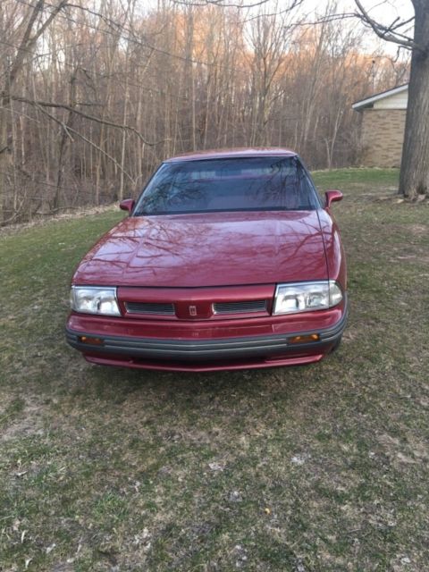 1992 Burgundy Oldsmobile Eighty-Eight