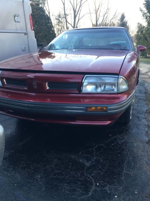 1992 Burgundy Oldsmobile Eighty-Eight