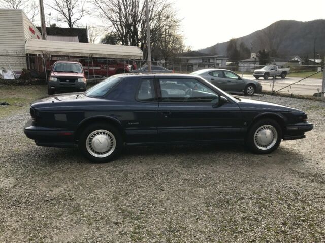 1992 Blue Oldsmobile Toronado Coupe
