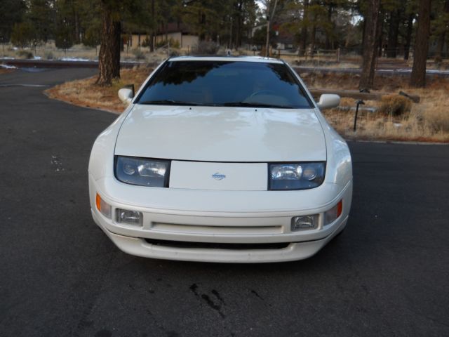 1992 White Nissan 300ZX Fastback