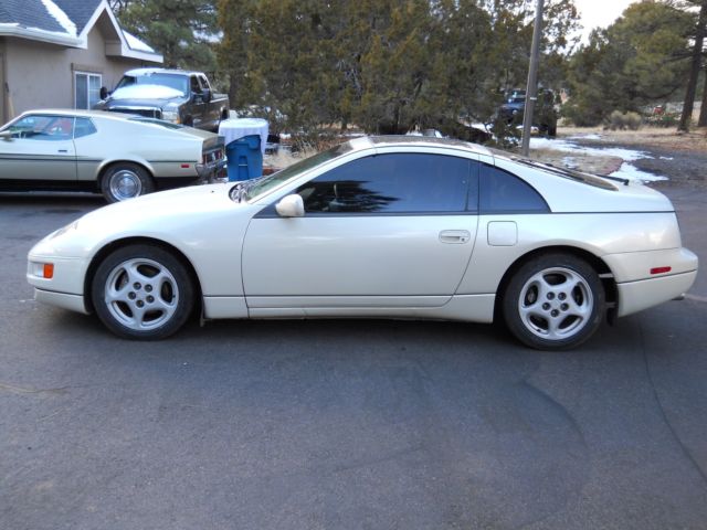 1992 White Nissan 300ZX Fastback