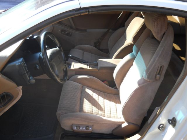 1992 White Nissan 300ZX Fastback