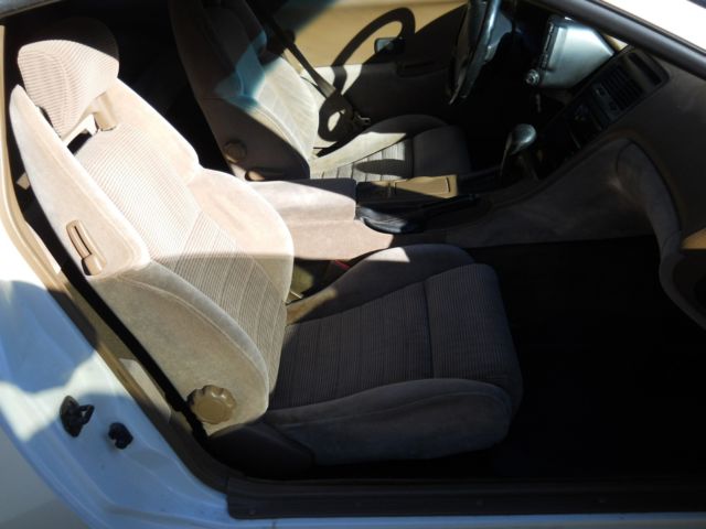 1992 White Nissan 300ZX Fastback