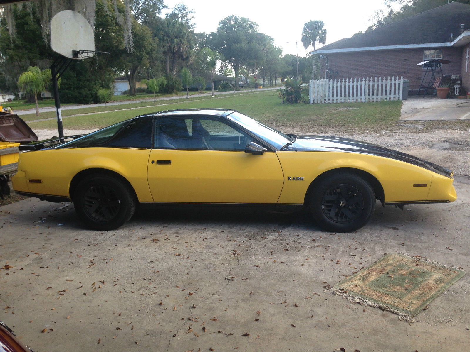 1992 Black/yellow Pontiac Firebird Coupe