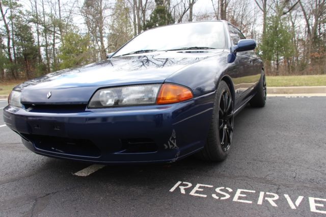 1992 Gray Nissan Skyline Sedan