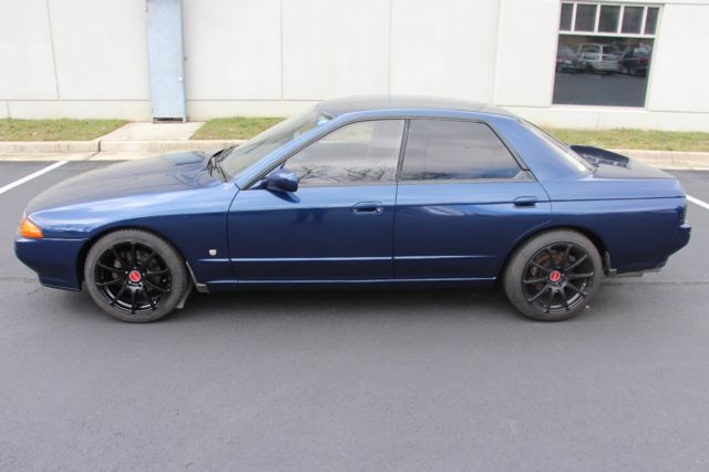 1992 Gray Nissan Skyline Sedan