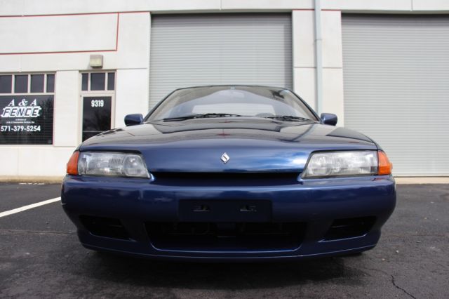 1992 Gray Nissan Skyline Sedan