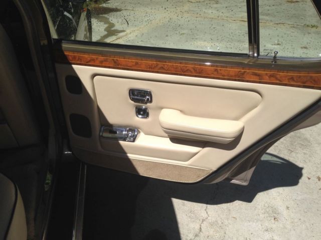 1992 Champagne Rolls-Royce Silver Spirit/Spur/Dawn Sedan