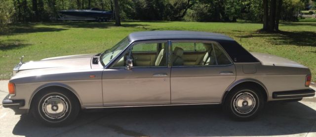 1992 Champagne Rolls-Royce Silver Spirit/Spur/Dawn Sedan