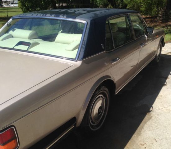 1992 Champagne Rolls-Royce Silver Spirit/Spur/Dawn Sedan