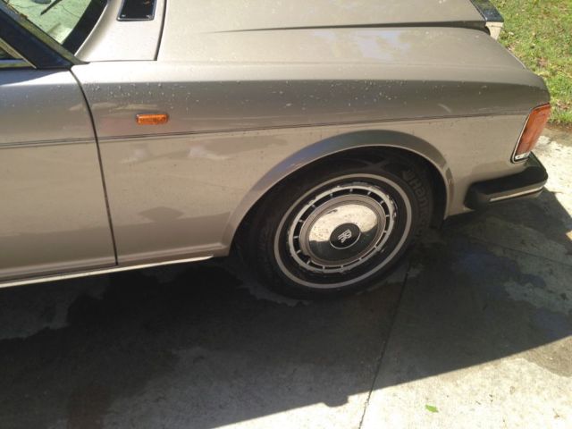 1992 Champagne Rolls-Royce Silver Spirit/Spur/Dawn Sedan