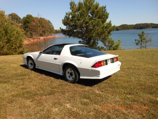 1992 White Chevrolet Camaro Coupe