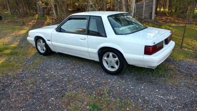 1992 White Ford Mustang Coupe