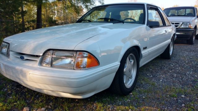 1992 White Ford Mustang Coupe