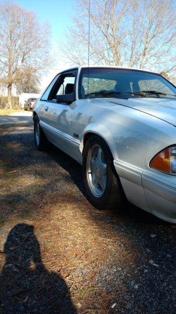 1992 White Ford Mustang Coupe