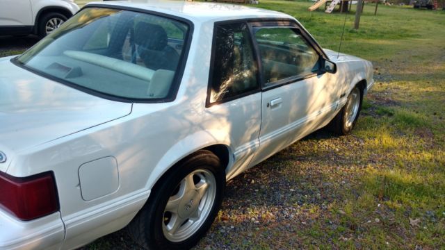 1992 White Ford Mustang Coupe
