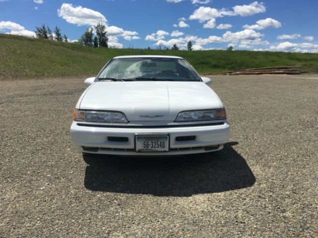 1992 White Ford Thunderbird Coupe